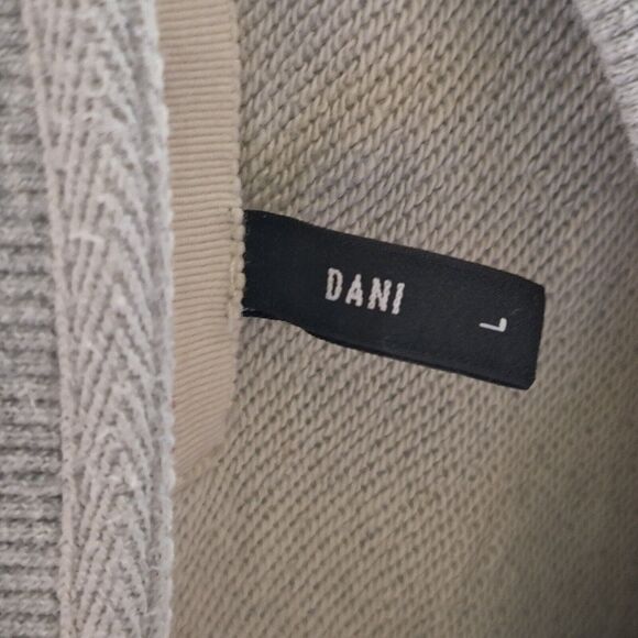 Driftwood size L pullover Long Sleeve Embroidered Sleeves - Picture 4 of 12